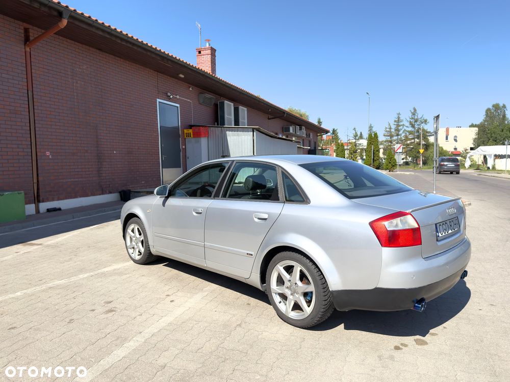 Audi A4 Limousine - 5