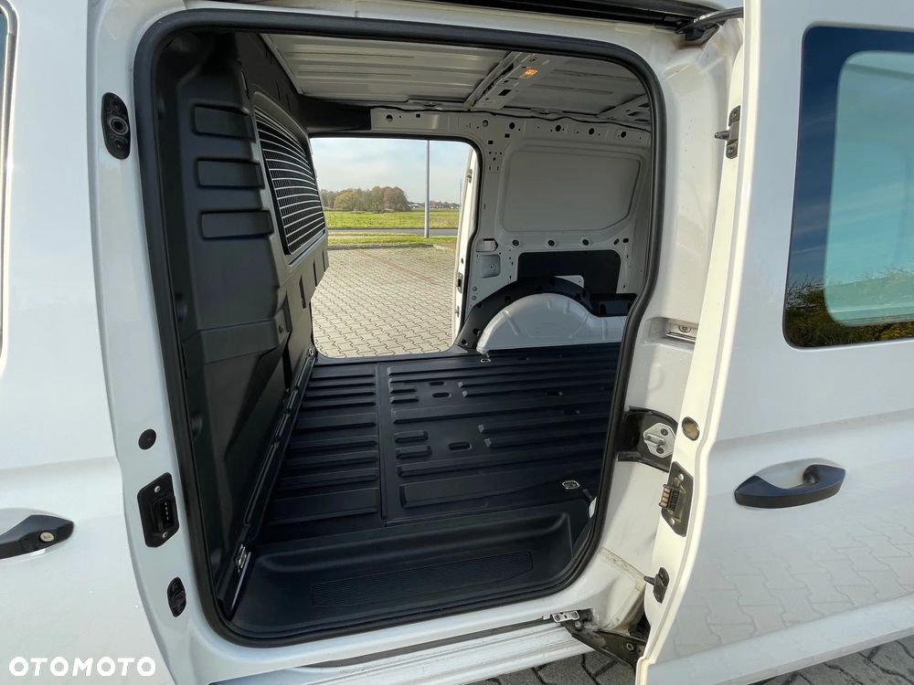 Volkswagen Caddy MAXI Cargo - 17