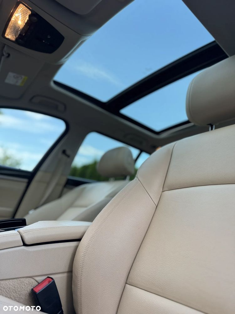 BMW Seria 5 525d Luxury Line - 20