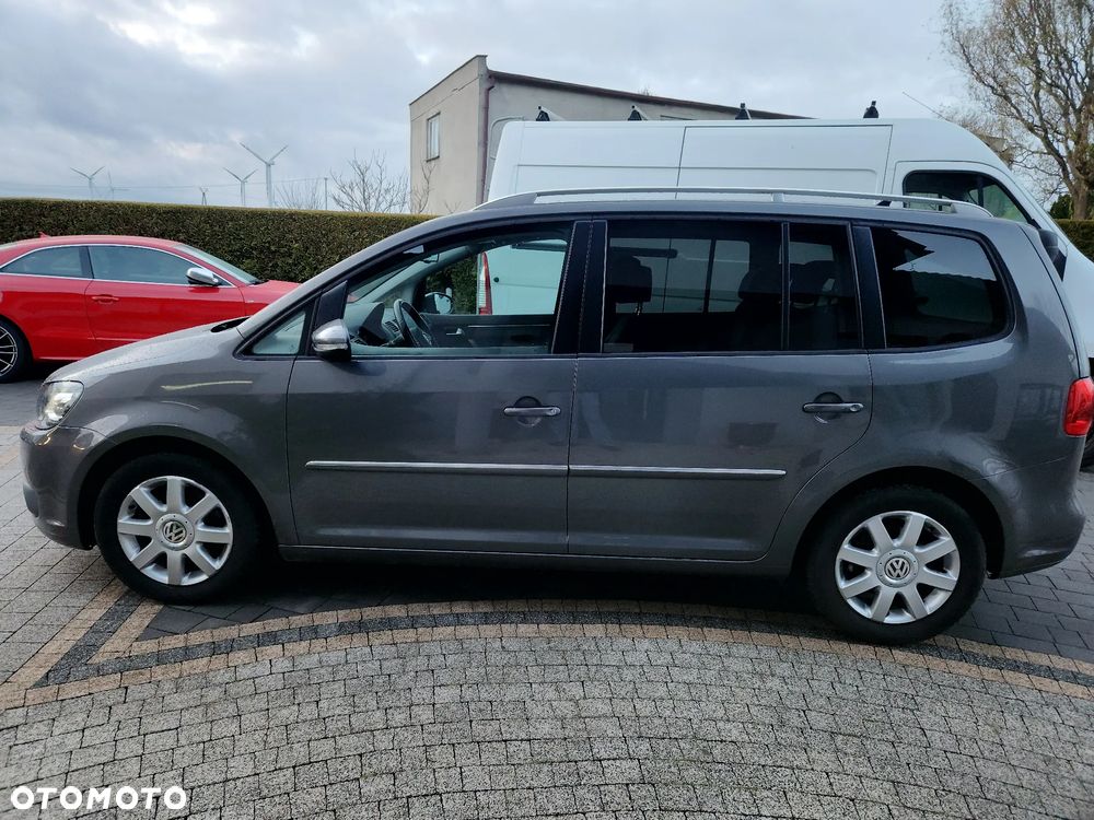 Volkswagen Touran 2.0 TDI Highline - 9