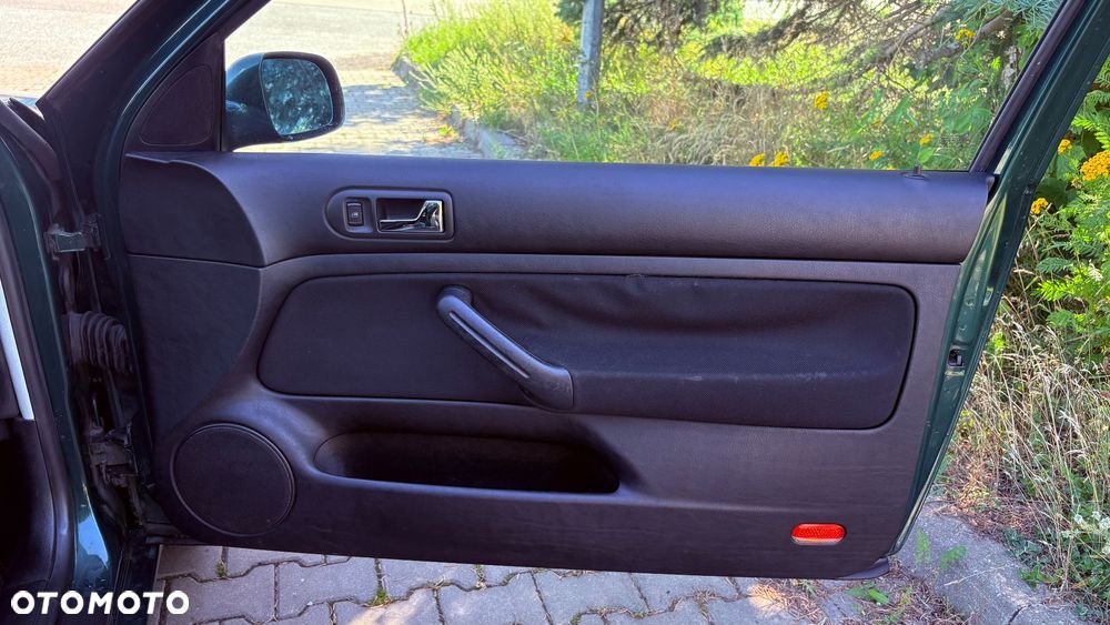 Volkswagen Golf 1.6 Comfortline - 36