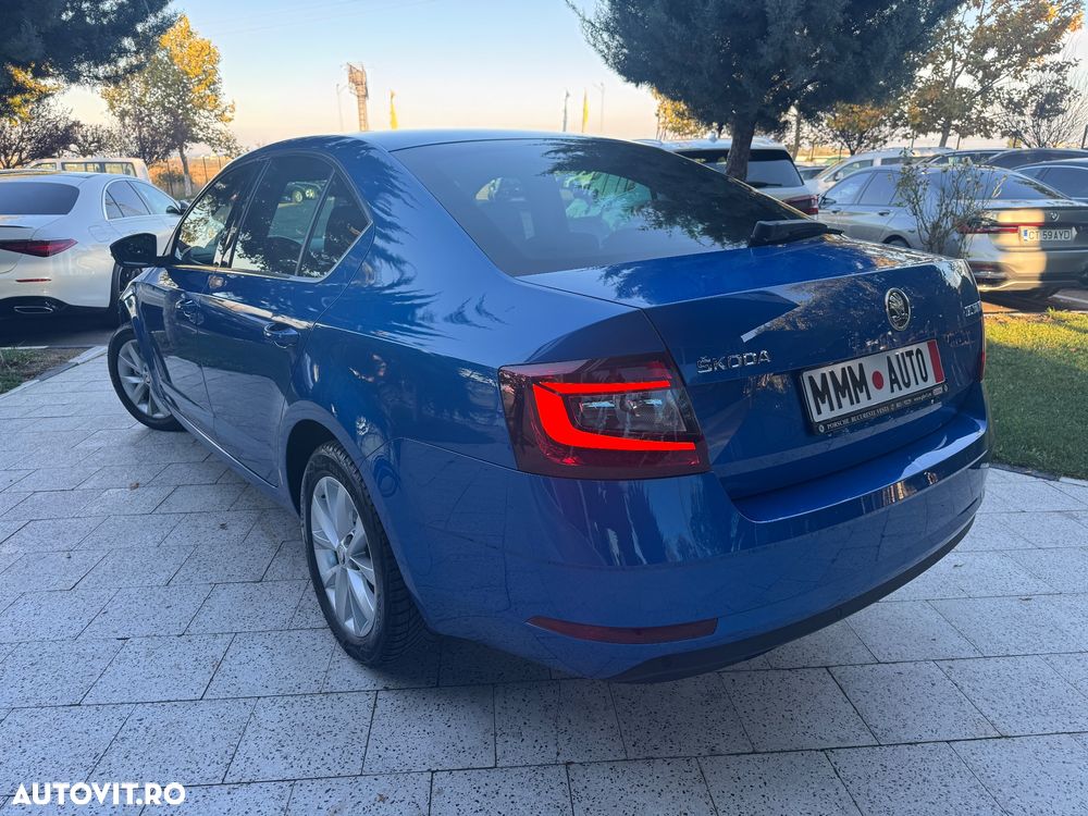 Skoda Octavia 2.0 TDI DSG Ambition - 14