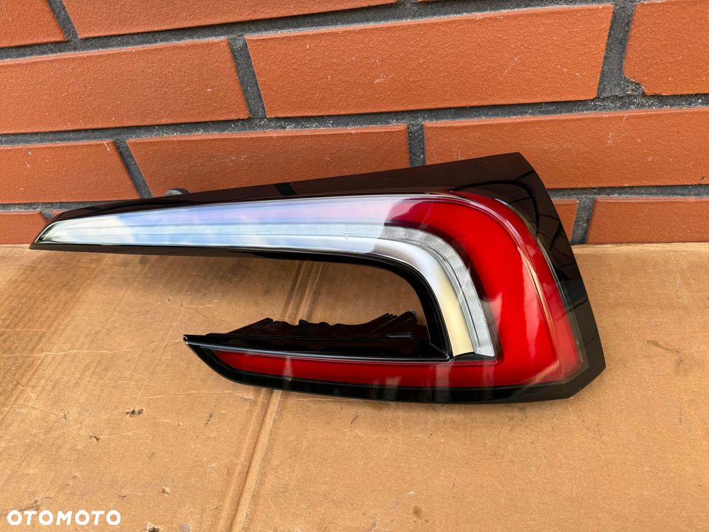 tesla model 3 highland 2024- lampa tyl led kompletna prawa eu demontaz - 3
