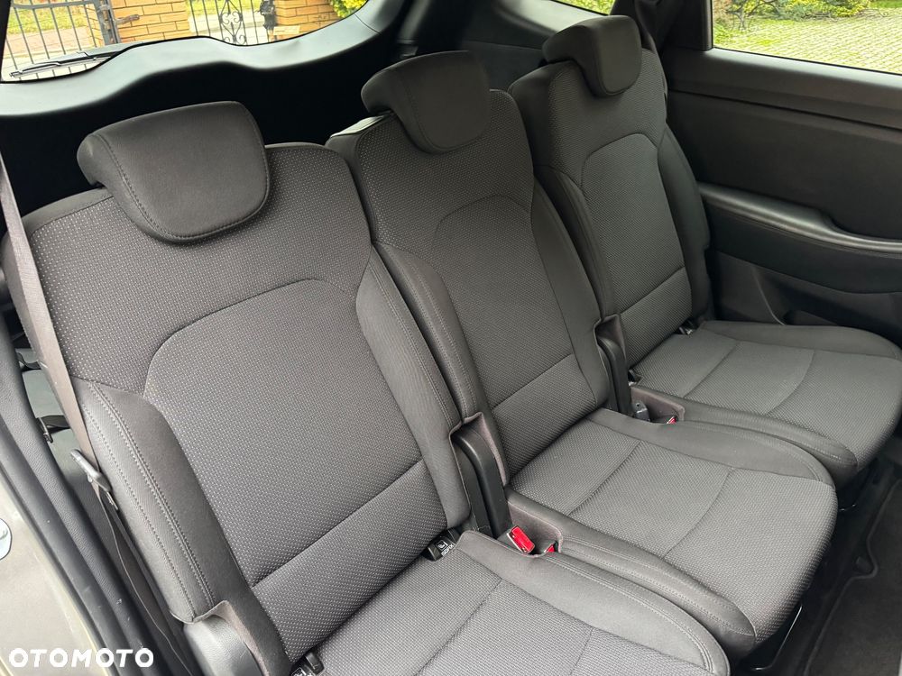 Kia Carens 1.7 CRDi L DCT - 33