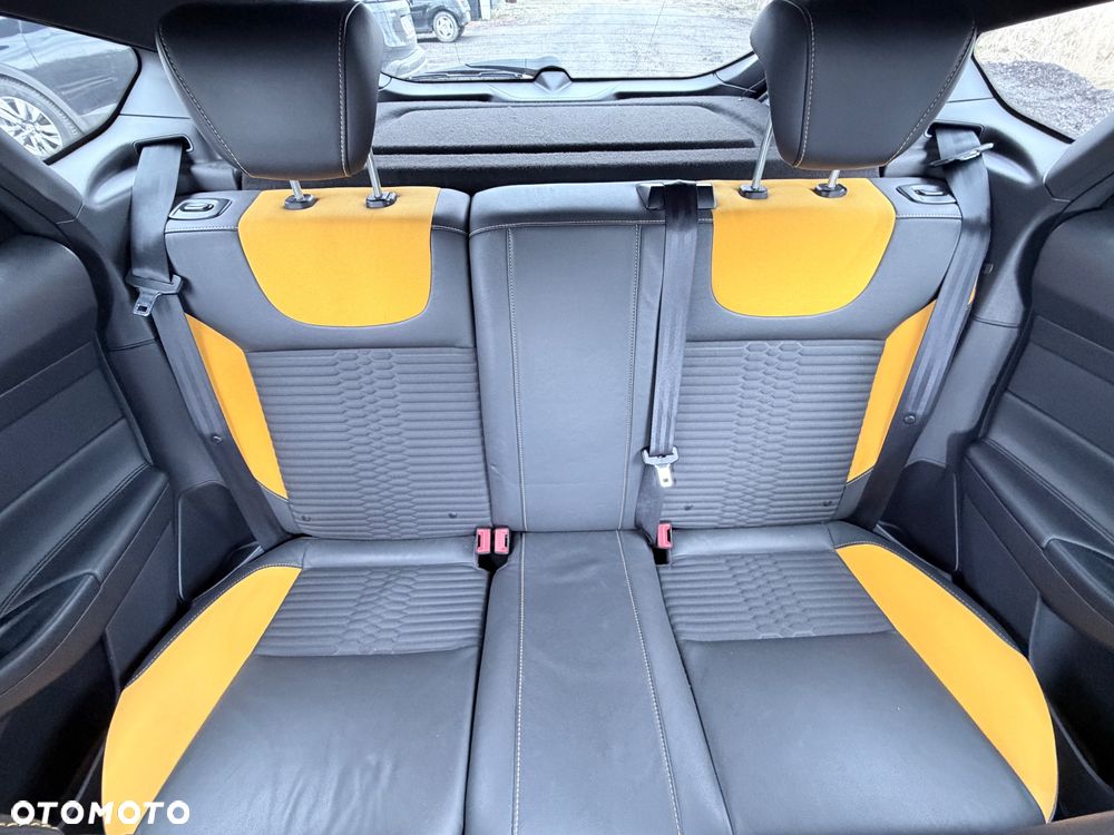 Ford Focus 2.0 EcoBoost ST - 11