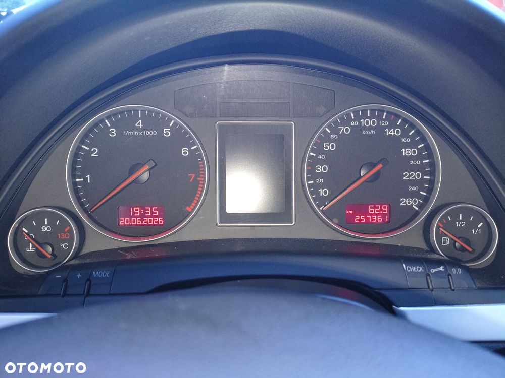 Audi A4 Avant - 14