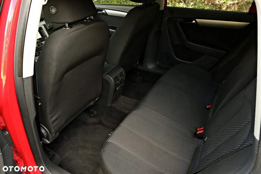Volkswagen Passat Variant 1.6 TDI BlueMotion Technology Highline - 31