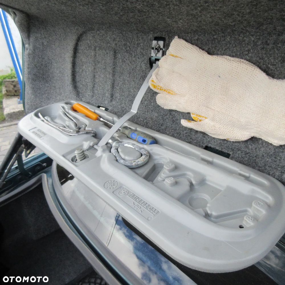 BMW Seria 3 318ti - 23