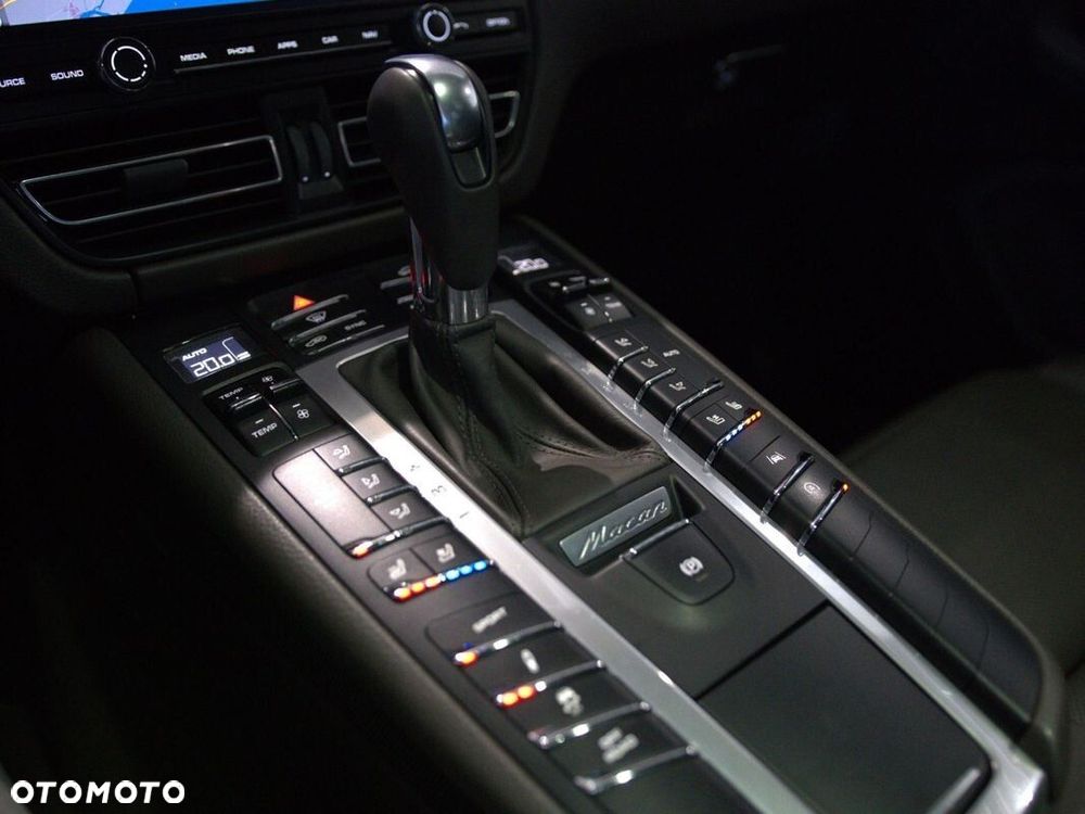Porsche Macan Standard - 23