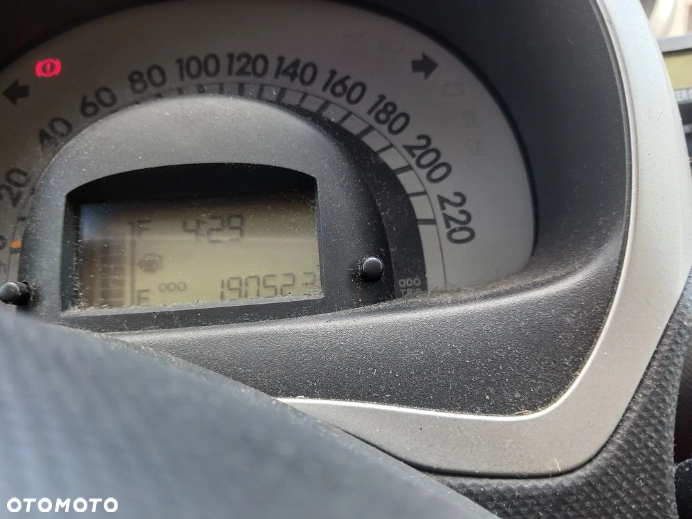 Daihatsu Sirion 1.3 - 13