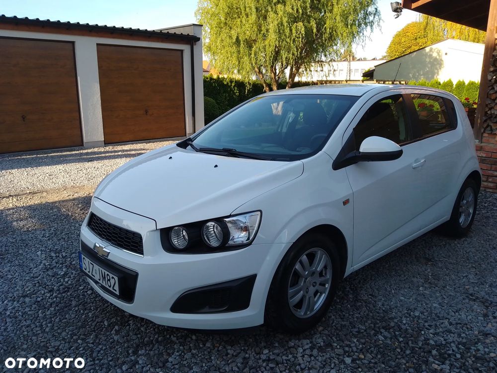 Chevrolet Aveo 2011 photo 3