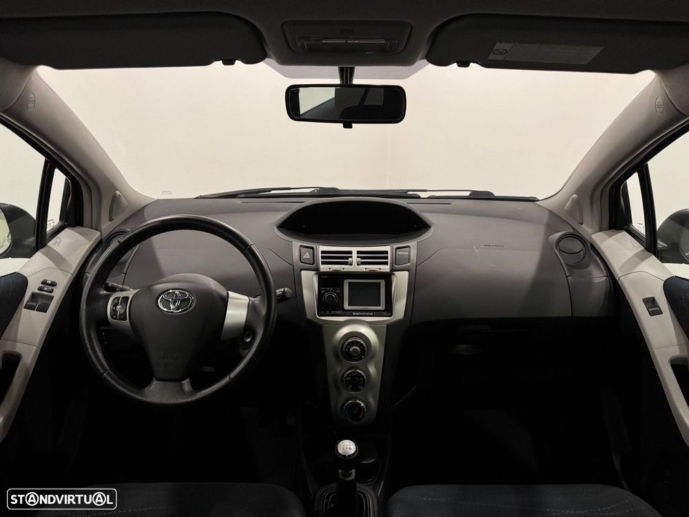 Toyota Yaris 1.3 VVT-i Sol High Pack VSC+TRC - 28