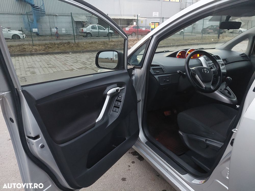 Toyota Verso - 5