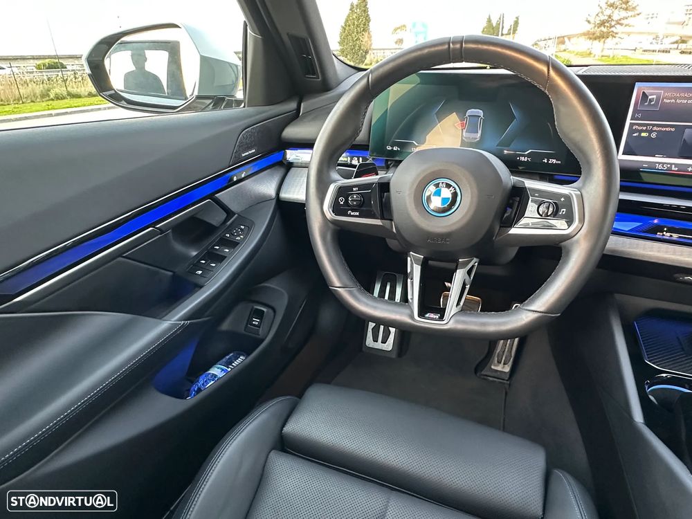 BMW i5 eDrive40 Pack Desportivo M - 23