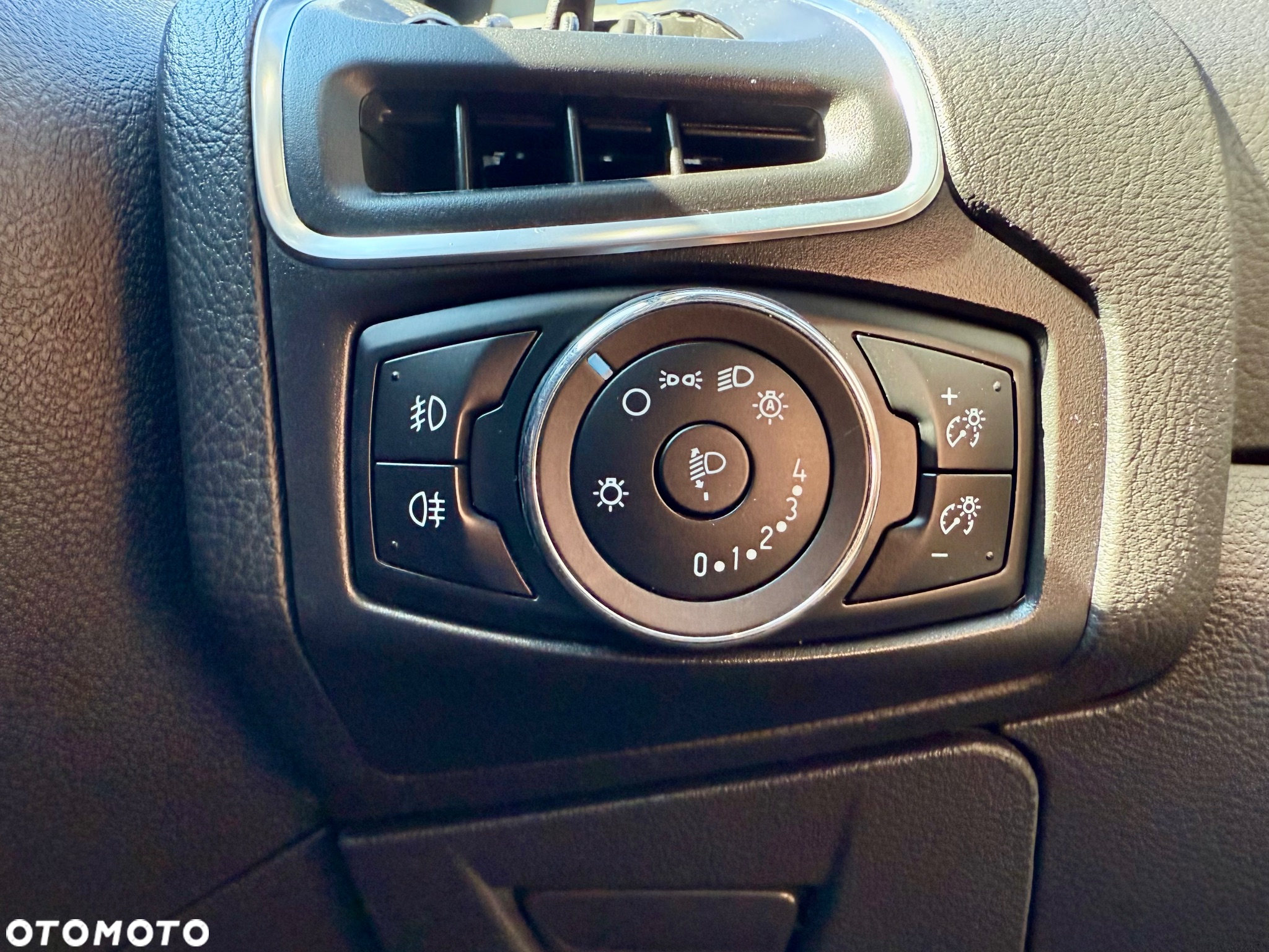 Ford Focus 1.0 EcoBoost Titanium - 27