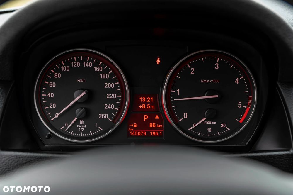BMW X1 xDrive20d - 23