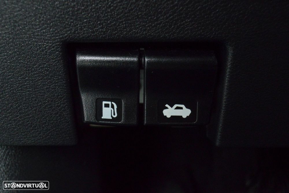 Nissan Micra 1.0 IG-T Tekna - 32