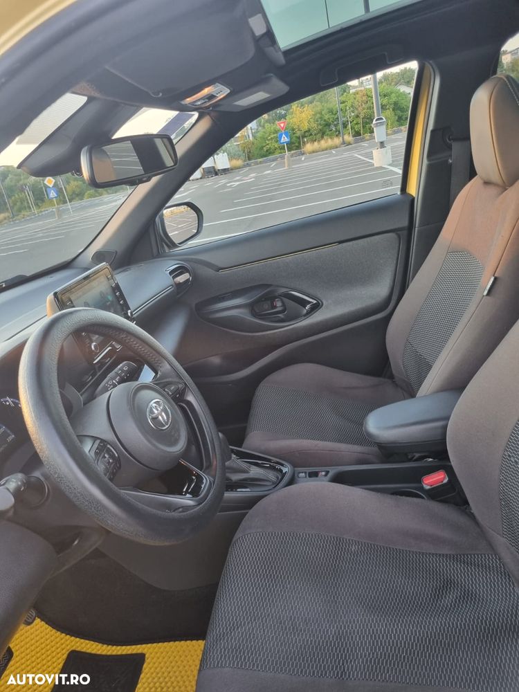 Toyota Yaris Cross 1.5 VVT-i HSD 4x2 Exclusive Adventure - 10