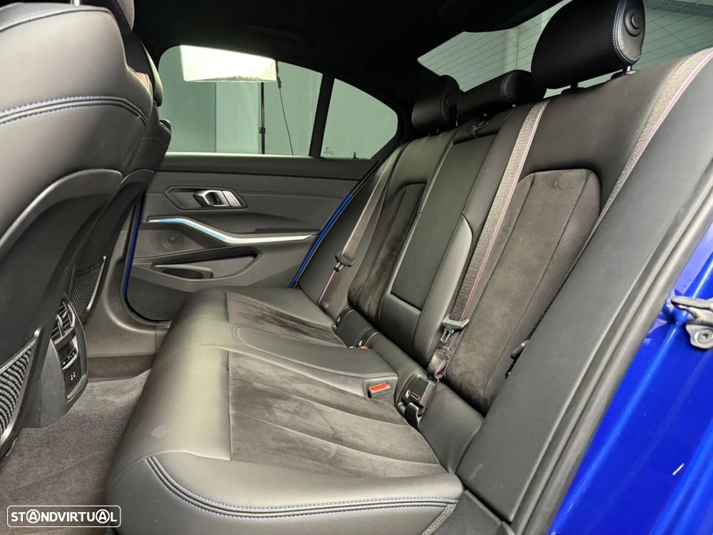 BMW 330 e Touring Pack Desportivo M Auto - 23