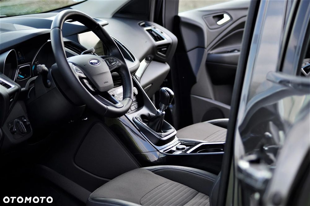 Ford Kuga - 28