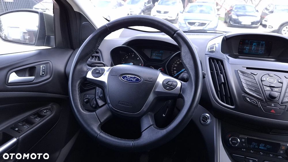 Ford Kuga 2.0 TDCi 2x4 Titanium - 17
