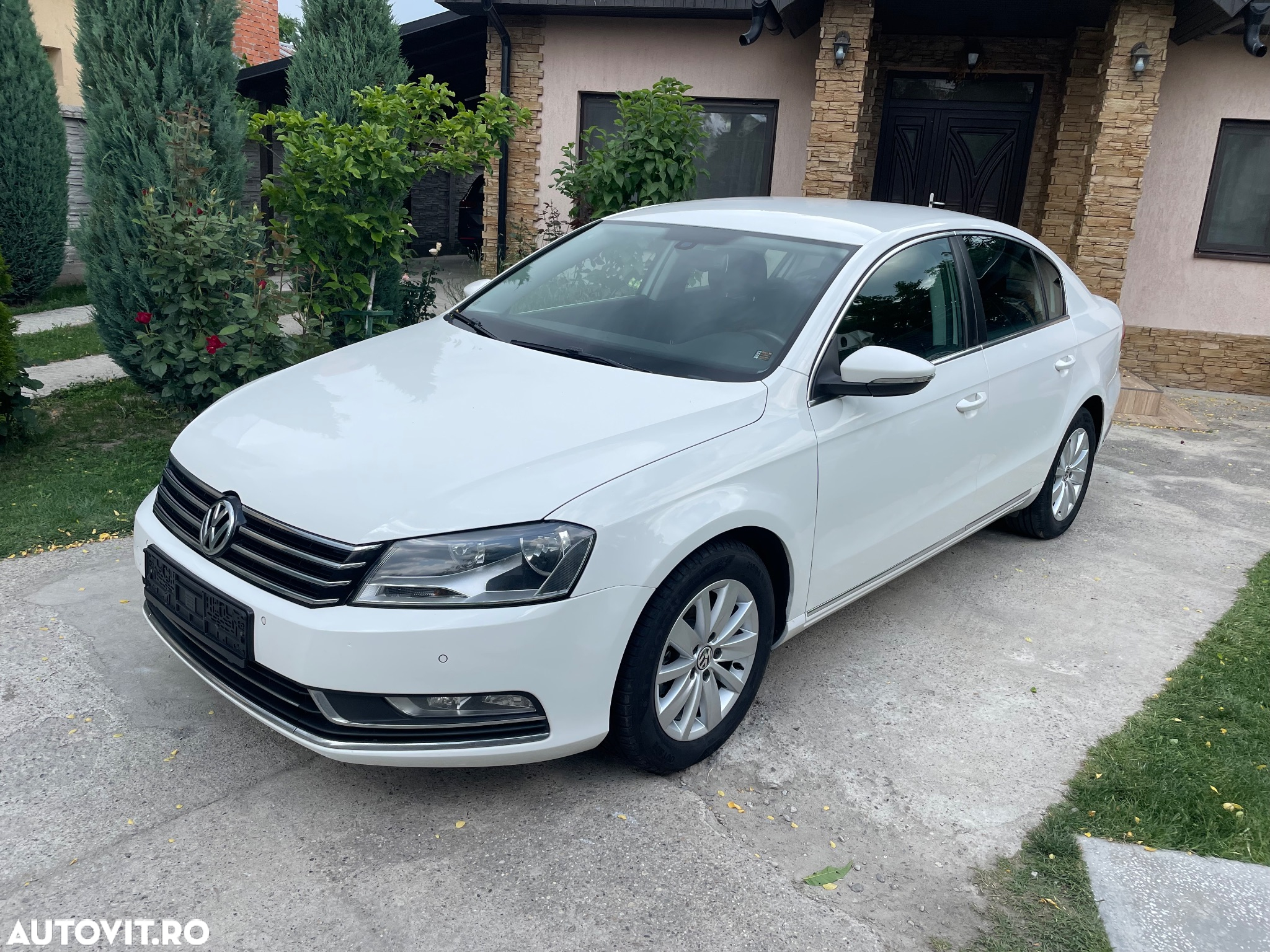 Volkswagen Passat - 12
