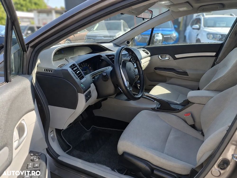 Honda Civic 1.8 i-VTEC AT Elegance - 12