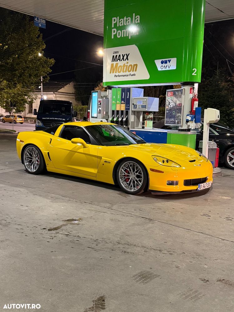 Chevrolet Corvette - 8