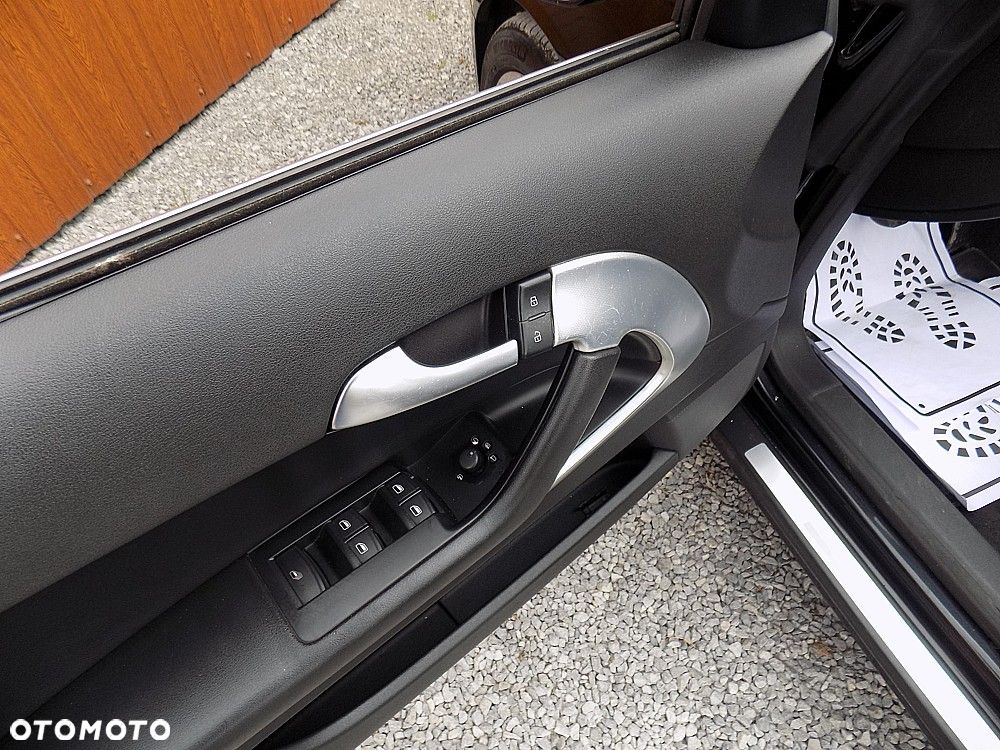 Audi A3 Cabrio 2.0 TDI DPF Attraction - 9