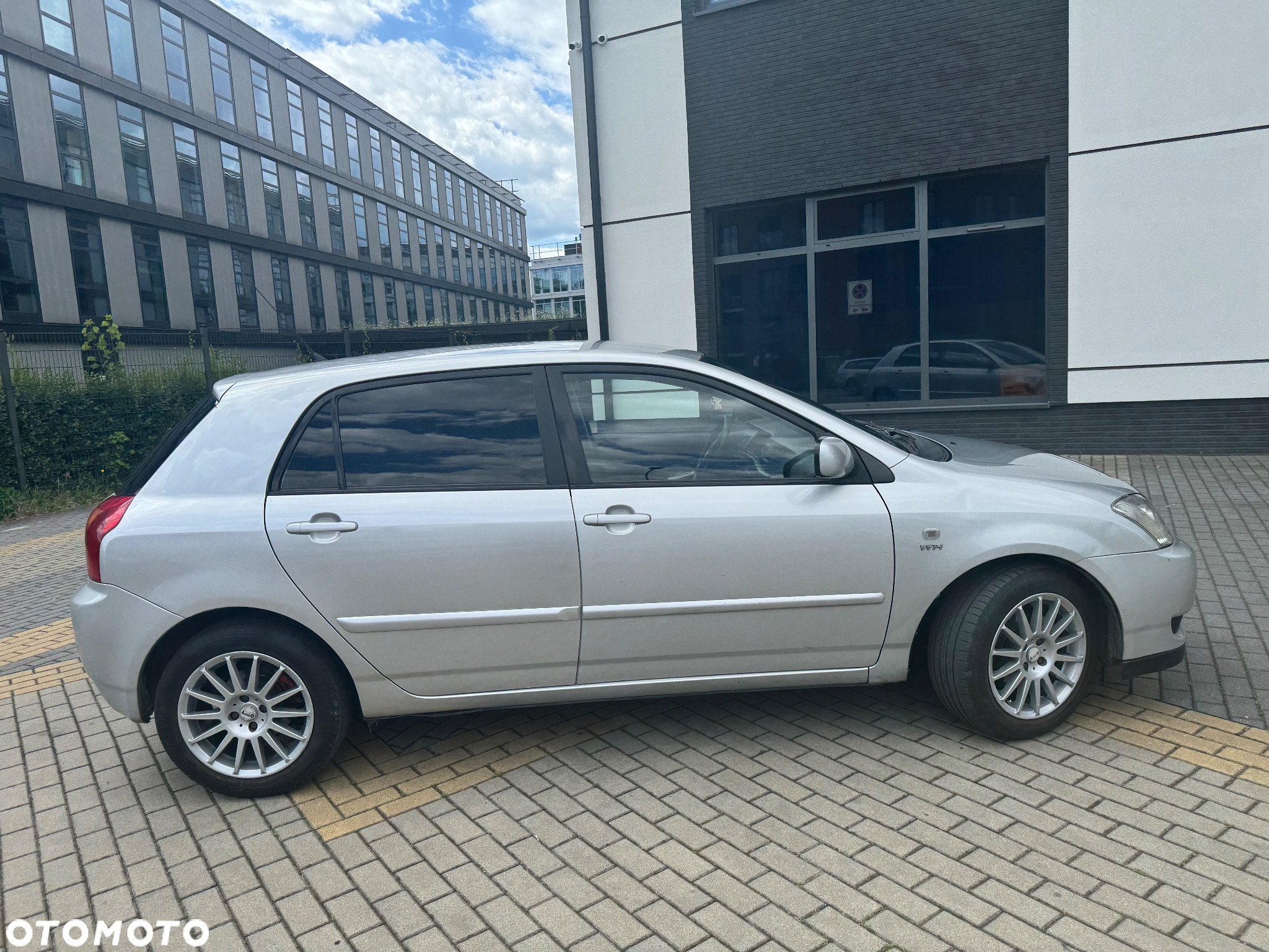 Toyota Corolla 1.6 VVT-i Sol - 8