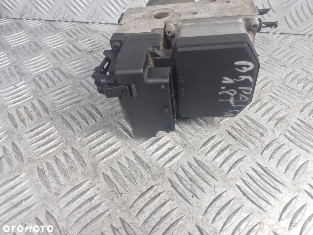 Pompa ABS Volkswagen PASSAT B5 8E0614111B - 2