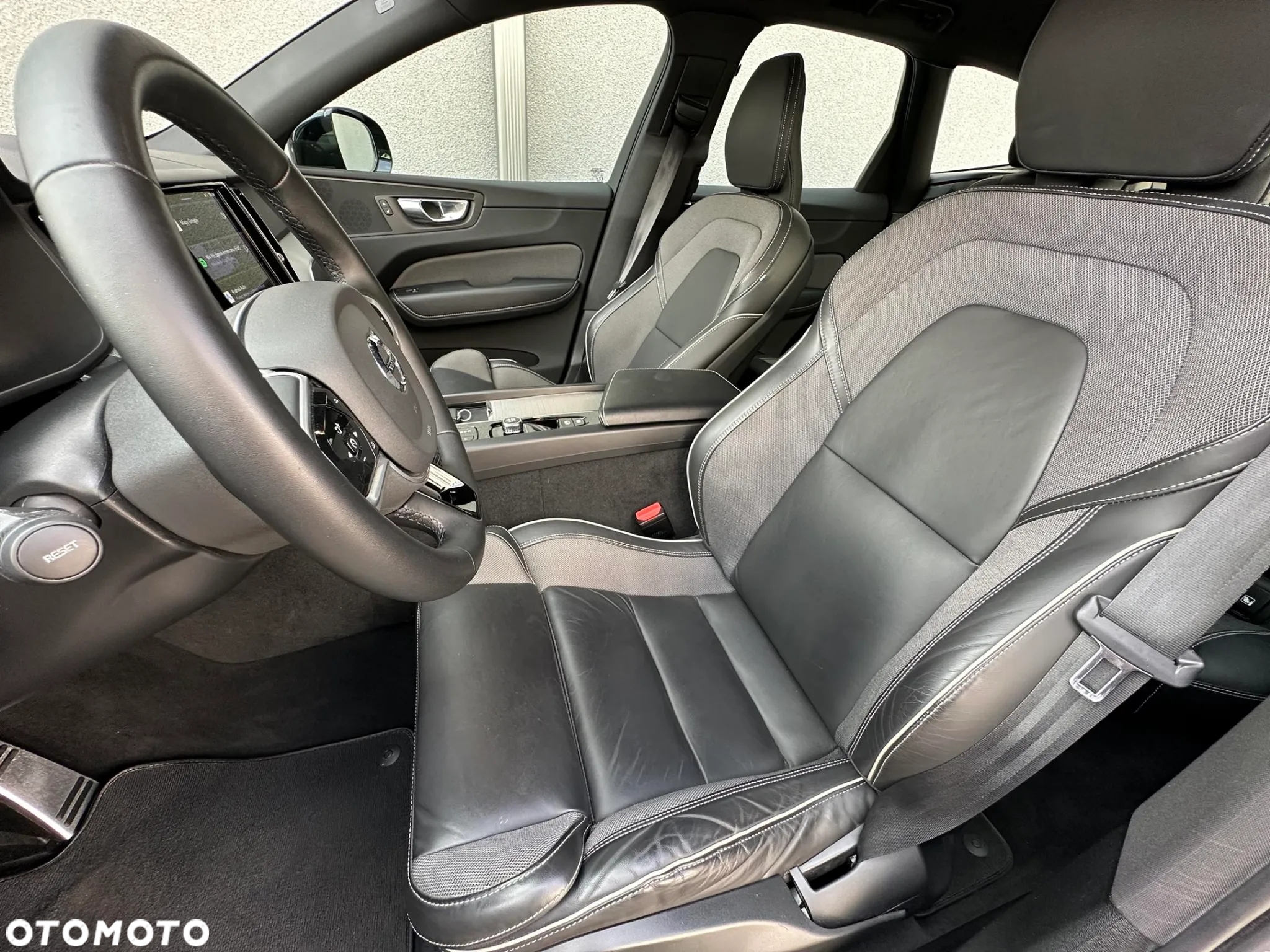Volvo XC 60 B4 D AWD Plus Dark - 10