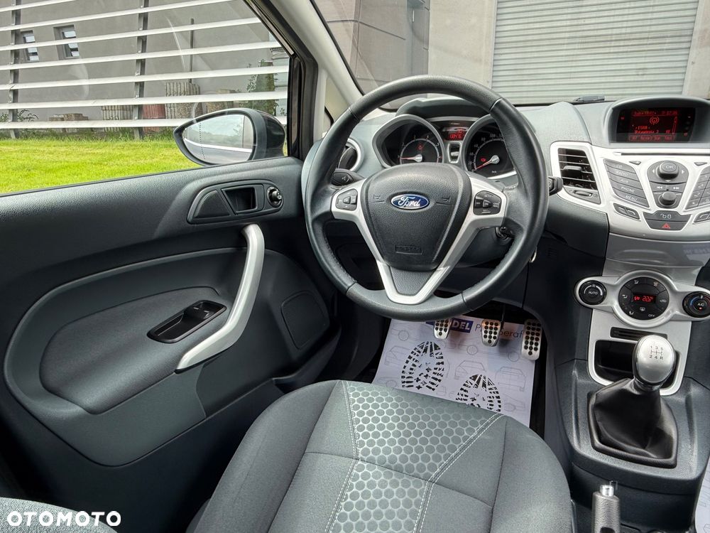 Ford Fiesta 1.25 Titanium - 23