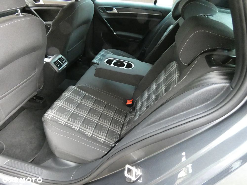 Volkswagen Golf ver-vii-2-0-tdi-bmt-gtd - 28