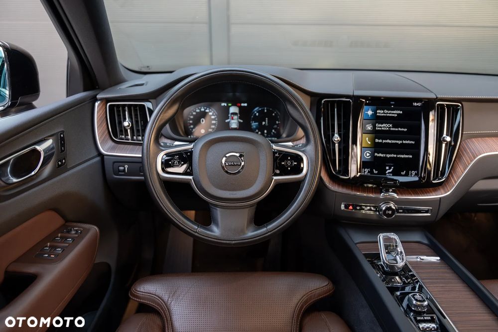 Volvo XC 60 B5 D AWD Inscription - 12