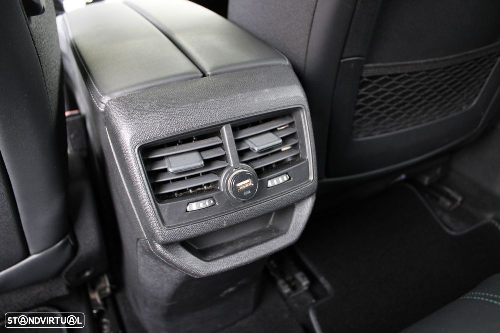 Peugeot 3008 1.6 Hybrid Allure Pack e-EAT8 - 32