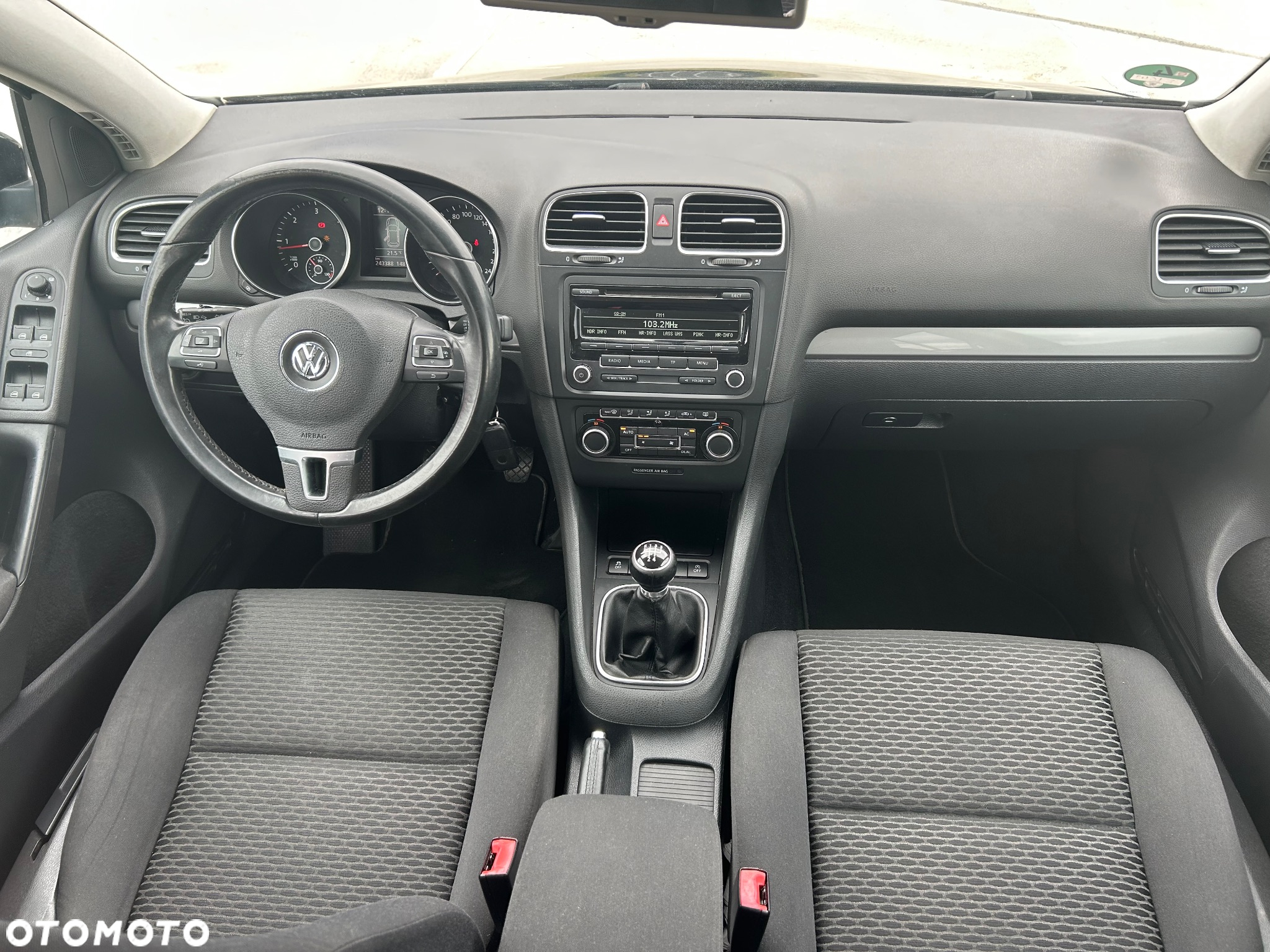 Volkswagen Golf 1.6 TDI BlueMotion Technology Comfortline - 6