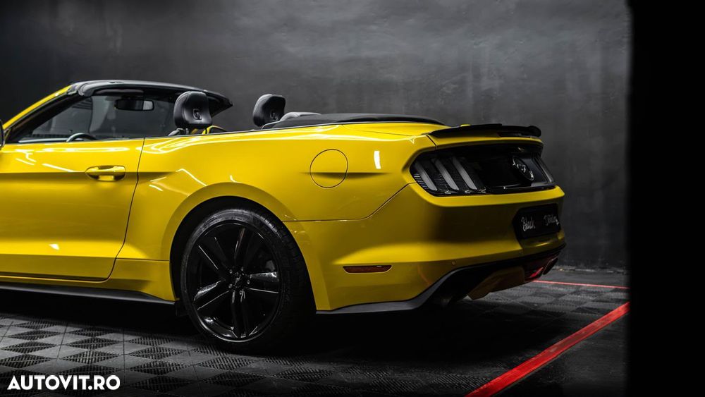 Ford Mustang - 8