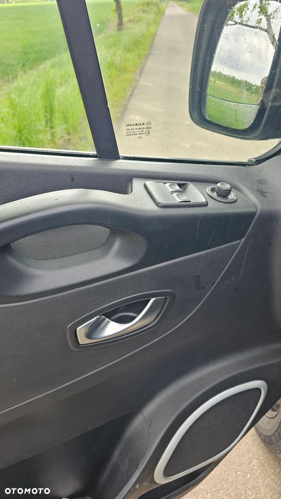 Renault Trafic - 19