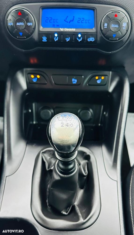 Hyundai ix35 1.7 CRDI 2WD blue Finale Gold - 24