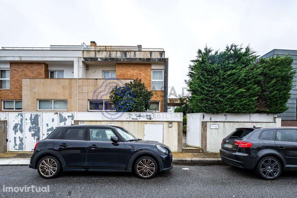 Moradia com 374 m2 de construção, com 4 quartos 3 frentes na Zona dos - Grande imagem: 2/43