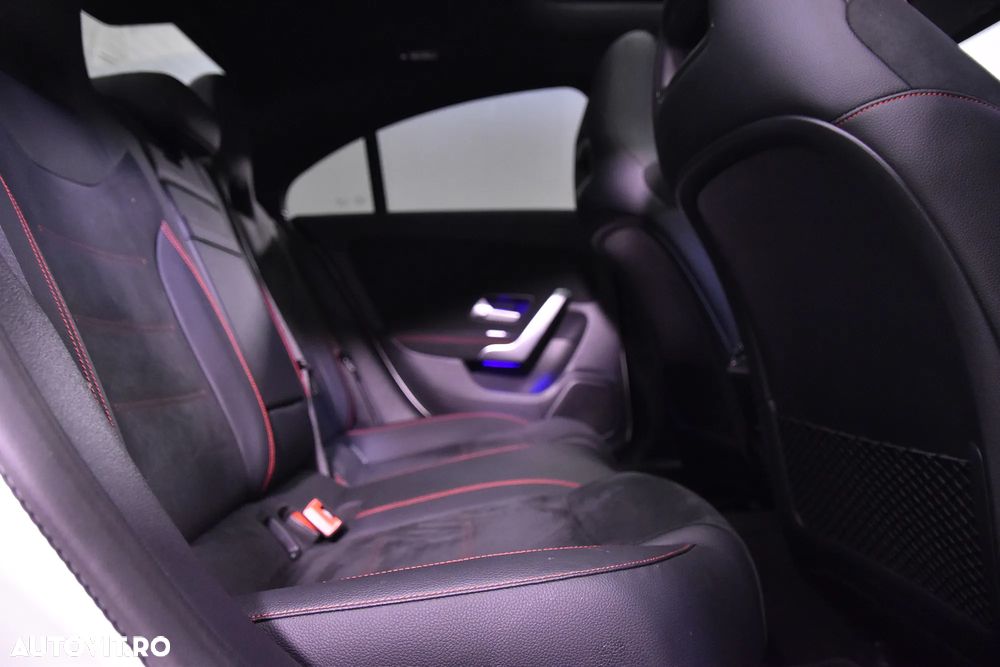 Mercedes-Benz CLA 250 e 8G-DCT AMG Line - 13
