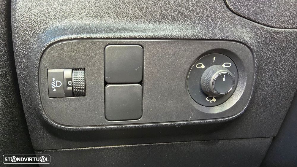 Citroën C3 1.2 PureTech Shine - 10