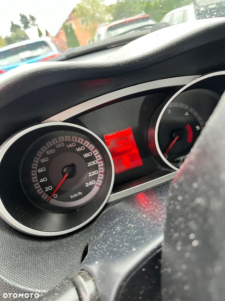 Mitsubishi Outlander 2.0 DID Intense + - 21