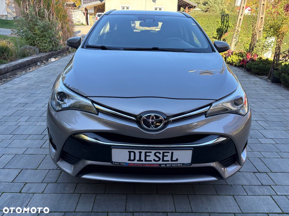 Toyota Avensis - 2
