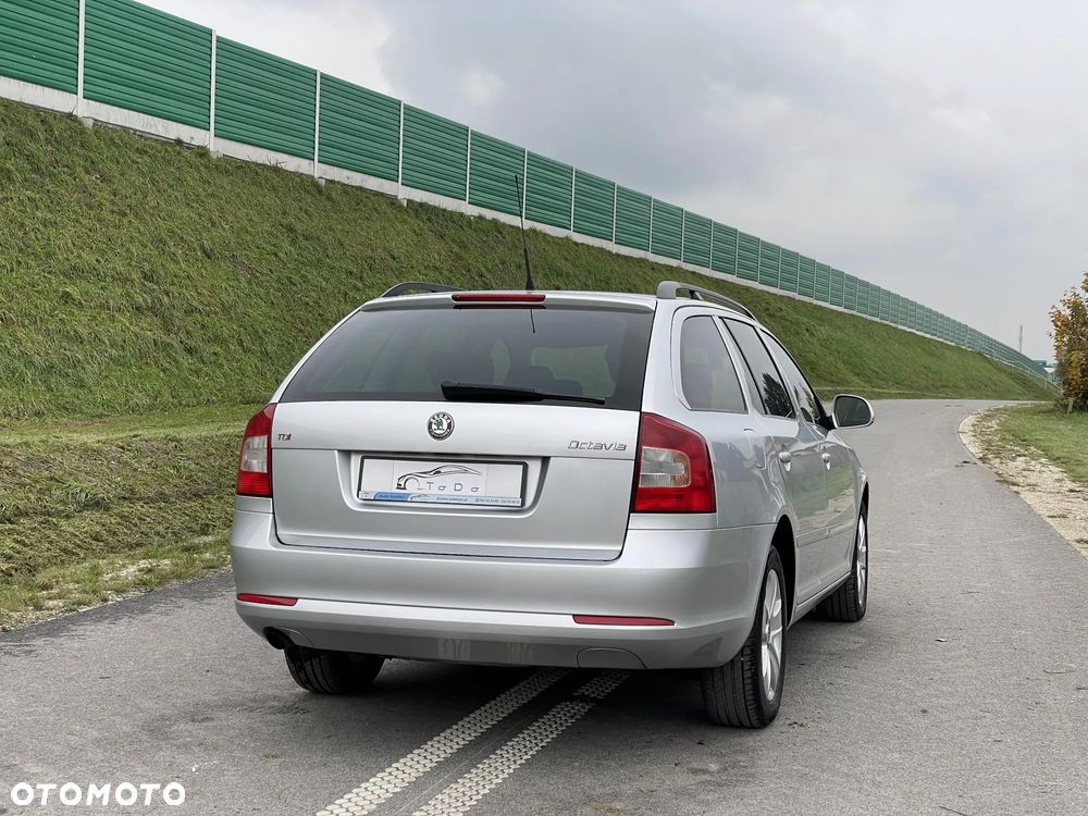 Skoda Octavia 2.0 TDI DPF Family Plus DSG - 8