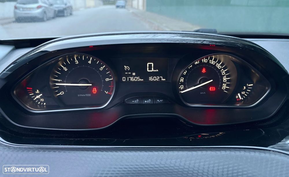 Peugeot 2008 1.2 PureTech Style - 15