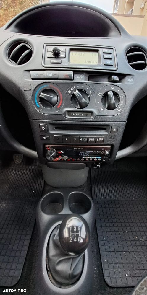 Toyota Yaris - 6