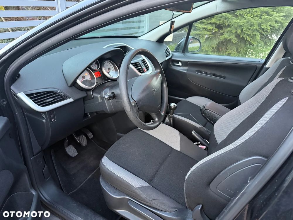 Peugeot 207 - 6