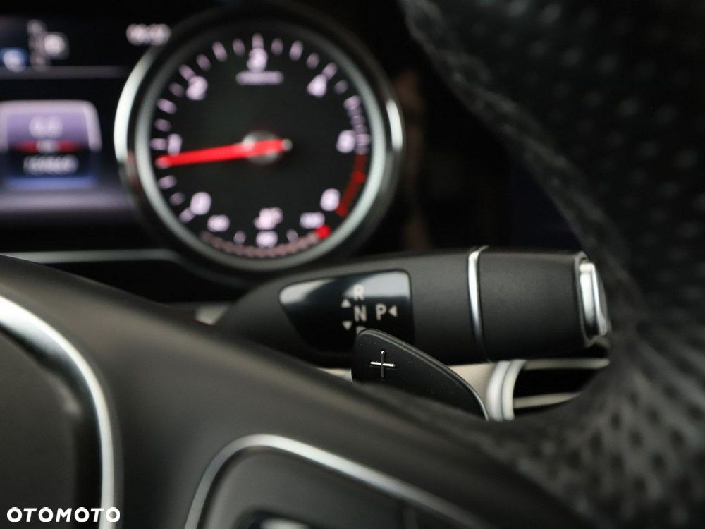 Mercedes-Benz Klasa E 220 d Avantgarde - 37